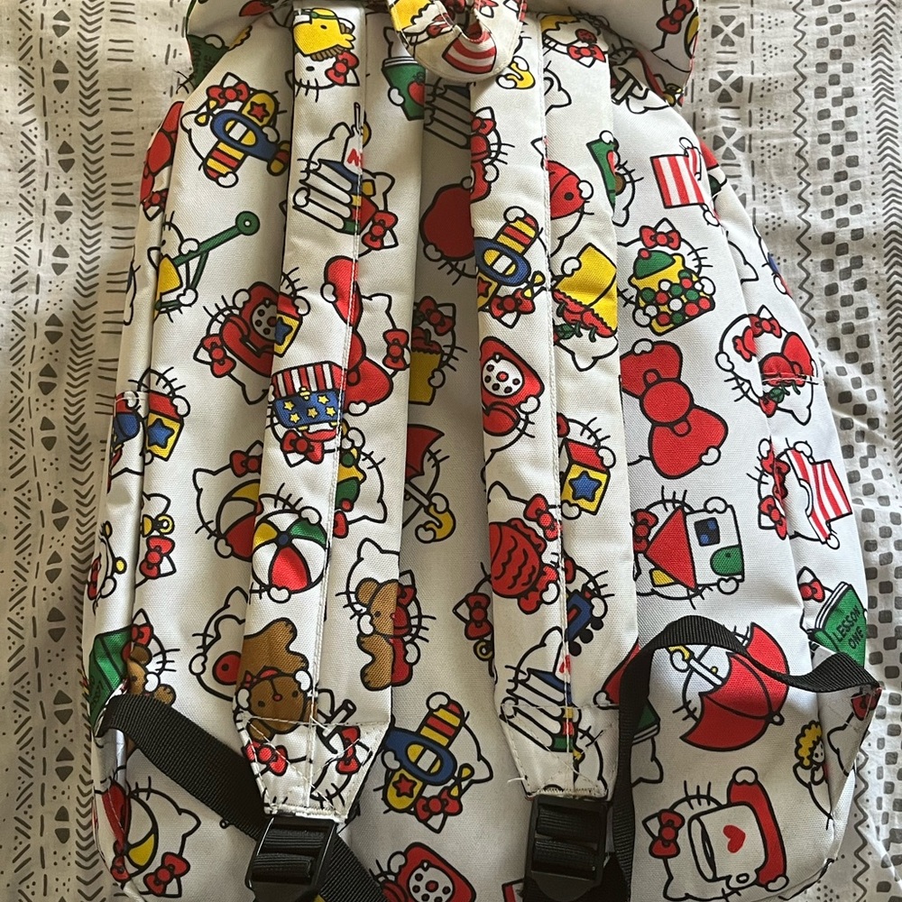 Hello Kitty Backpack - Picture 2 of 4